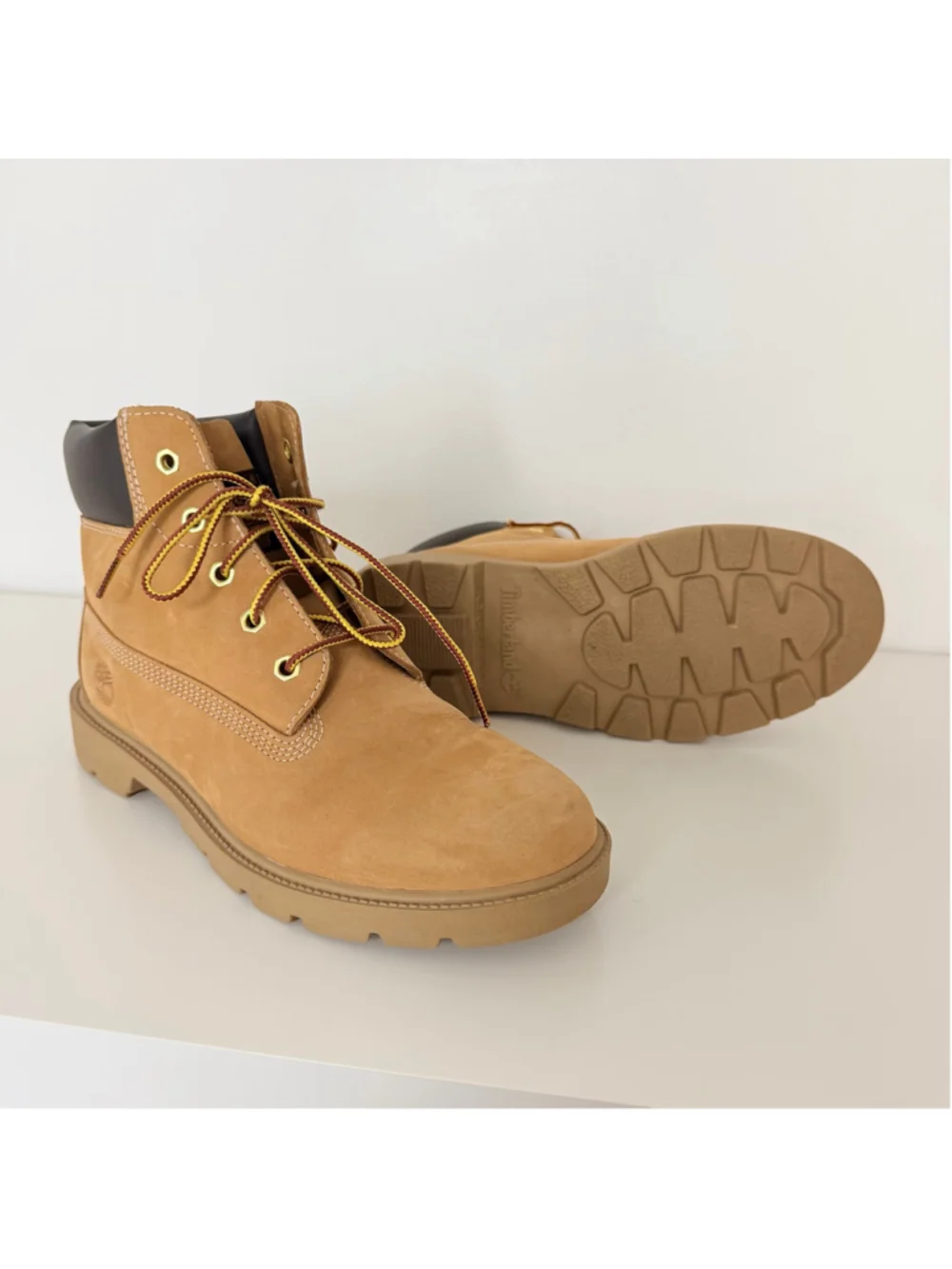 Timberland Kids Classic Waterproof Nubuck Boots Lug Sole Big Boys Size 6 Wheat